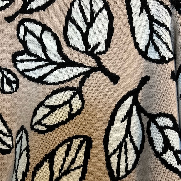 Anne Klein Puff Sleeve Leaf Print Sweater - Picture 4 of 7